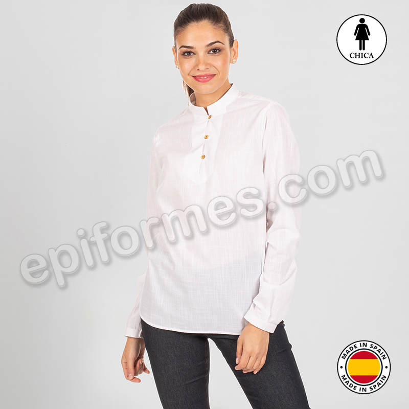 Camisa de mujer cerrada con cuello mao. 