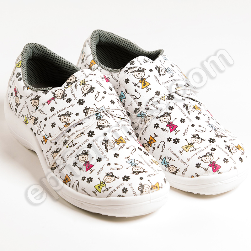 Zapatilla sanidad con estampado divertido.