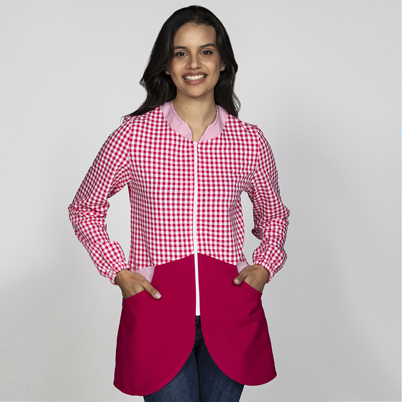 Babi de maestra infaltil, cuadros roja