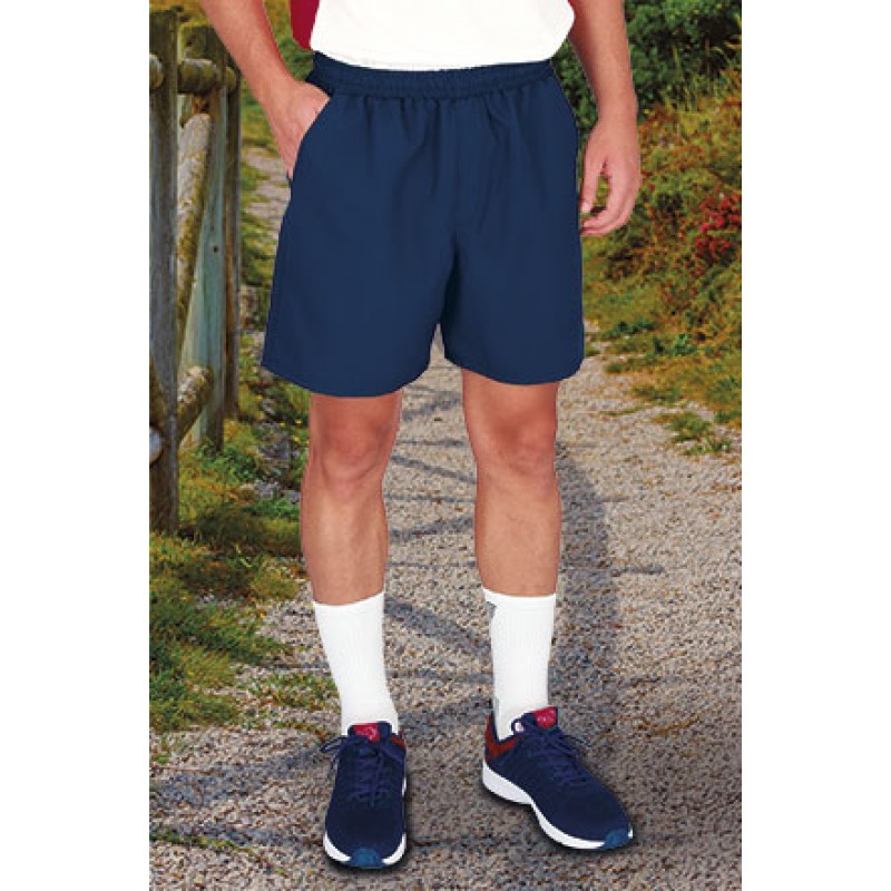 Pantalón corto deportivo con bolsillos.