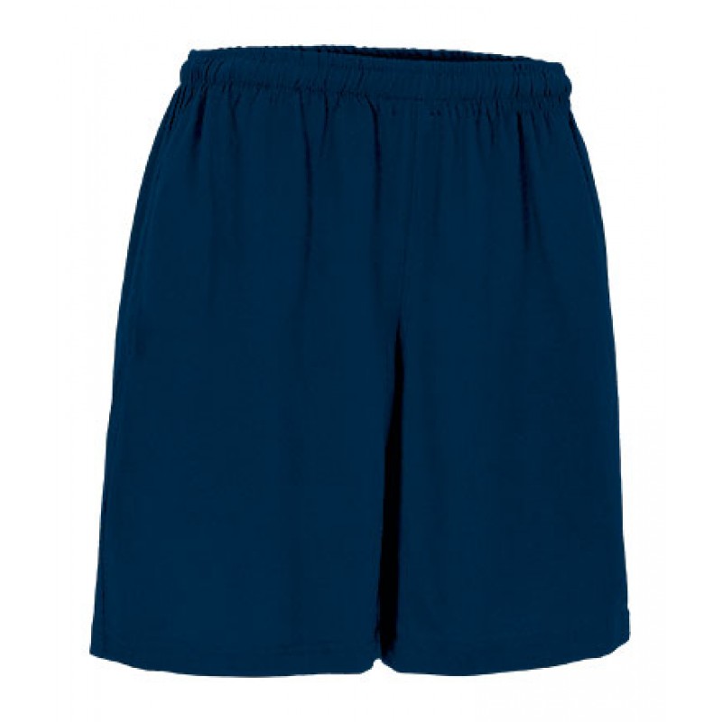 Pantalón corto deportivo con bolsillos.