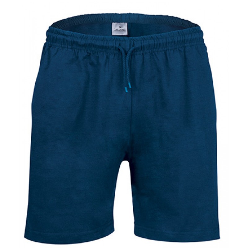 Pantalón corto deportivo con bolsillos.