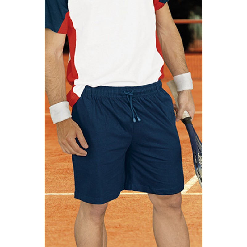 Pantalón corto deportivo con bolsillos.
