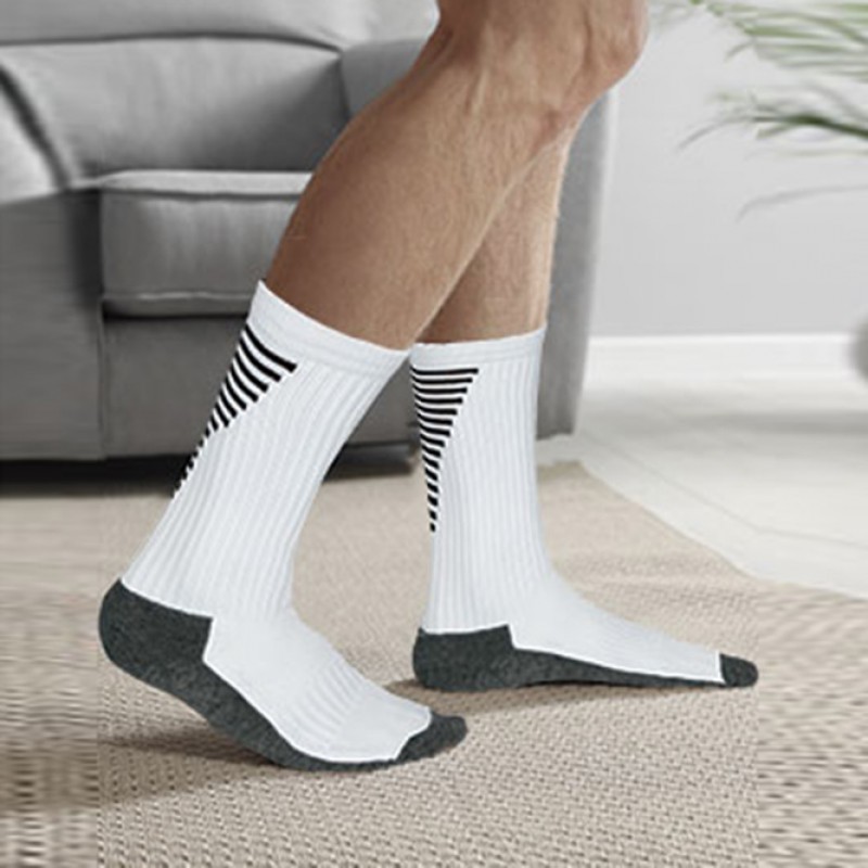 Calcetines deportivos tricolor.