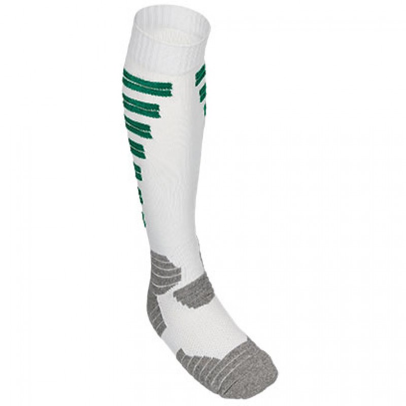 Medias de fútbol tricolor.