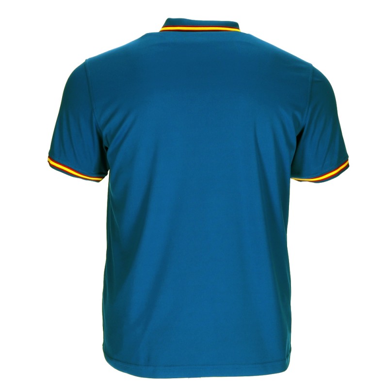 Polo técnico con banderas 