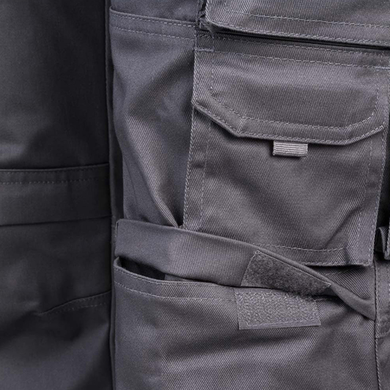 Pantalón multibolsillos clásico