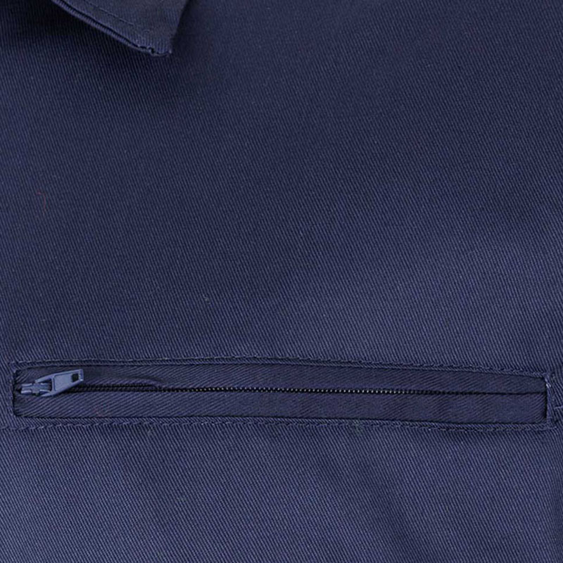 Cazadora con cintas reflectantes