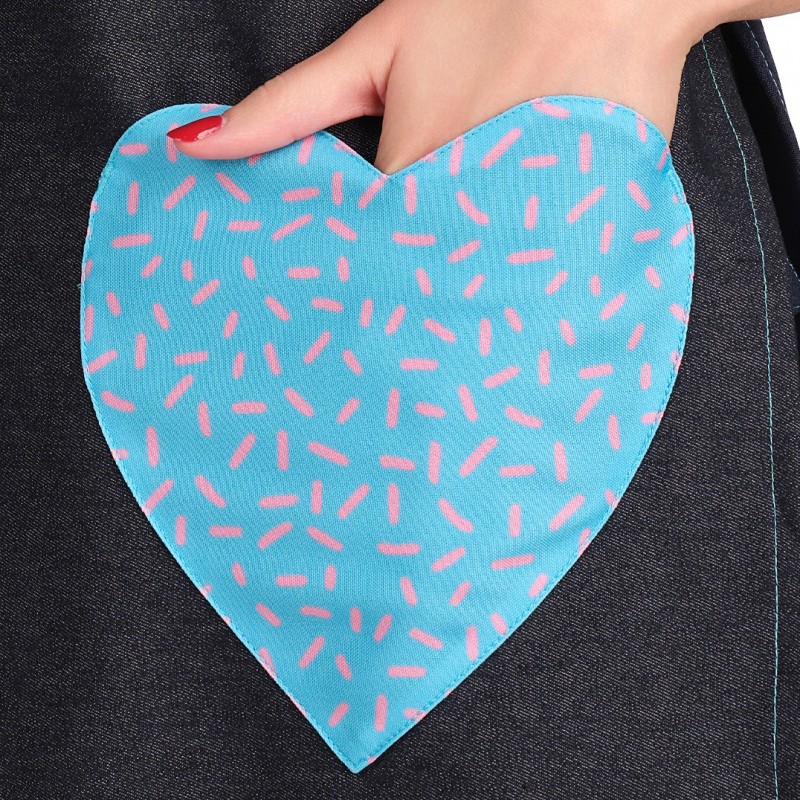 Estola Love, Pasión con Bolsillos de Corazón