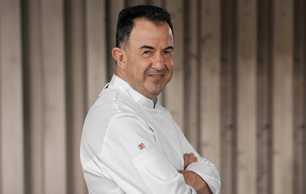 Ropa de hostelería moderna y cómoda: chaquetas de cocina y delantales